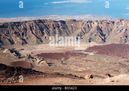 La vue du cratère de près le sommet du mont Teide, Tenerife. Banque D'Images