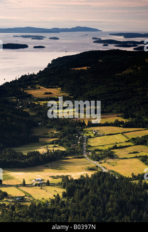 Vue depuis le pic baynes sur le Mont Maxwell l'île Saltspring Banque D'Images