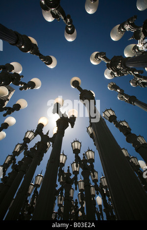 Installation de l'éclairage urbain au LACMA vaste musée d'art contemporain par Chris Burden Banque D'Images