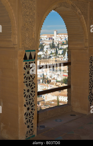 Voir d'Albayzin (vieille ville) de la Tour des Dames (Torre de las Damas), l'Alhambra (Alhambra) Banque D'Images