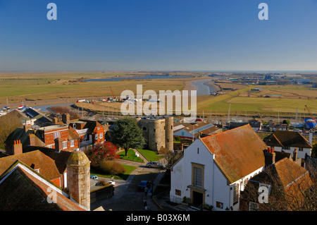 Vue d'ensemble montrant vieux toit haut scène de rue vieux bâtiments médiévaux dans citidel historique en cinq cinque port Rye East Sussex Banque D'Images