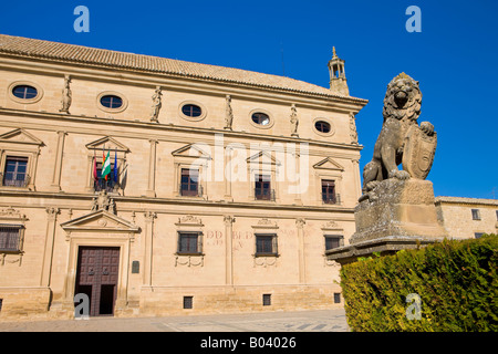 Palacio de las Cadenas dans la Plaza de Vázquez de Molina, Ville d'Ubeda - Site du patrimoine mondial de l'UNESCO, province de Jaén, Andalousie Banque D'Images