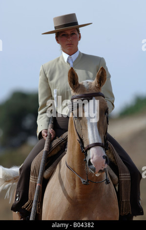 Spanische Reiterin Cavalier femme cheval Espagne Garrocha Banque D'Images