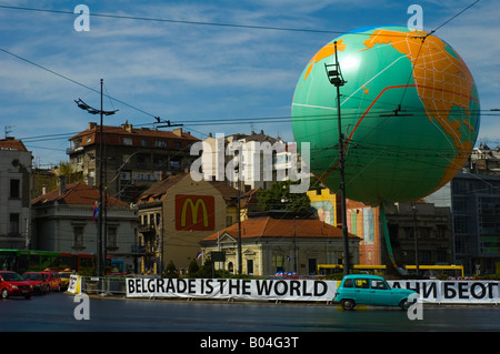 Le trafic à la place Slavija Trg à Belgrade Serbie Europe Banque D'Images