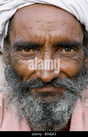 Portrait d'un homme âgé portant un turban, Jodhpur, Rajasthan, India Banque D'Images