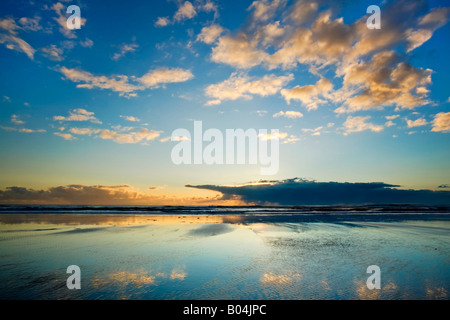 Aube sur Lunan Bay dans la région de Angus Banque D'Images