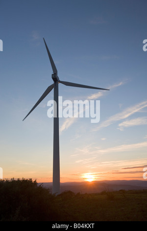 Les éoliennes près de la ville de Casares, Costa del Sol, Andalousie, province de Malaga (Andalousie), l'Espagne, l'Europe. Banque D'Images