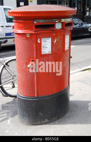 Post box Angleterre Londres fort du pilier rouge Banque D'Images