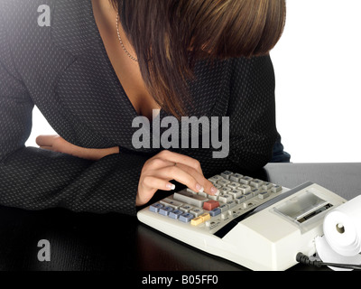 Modèle de calculatrice à l'aide de femme libérée Banque D'Images