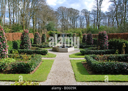 L'italien jardin en contrebas à trevarno jardins près de Helston cornwall,ANGLETERRE, Banque D'Images