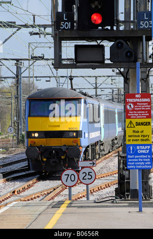 National Express train sur ligne de chemin de fer entre Norwich et London Liverpool Street Banque D'Images