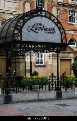 L'entrée de l'Hotel Landmark London, UK Banque D'Images