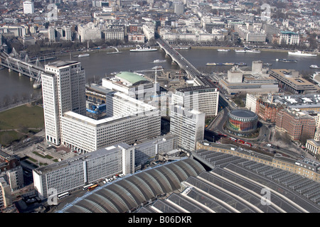 Vue aérienne au nord-ouest de la Gare Internationale de Waterloo, South Bank Centre Royal Festival Hall Hungerford Waterloo Bridges Lambe Banque D'Images