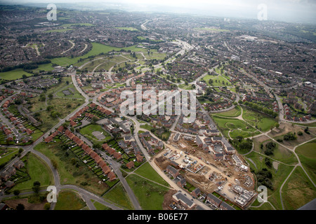 Vue aérienne de la banlieue sud-ouest de l'immobilier et de la construction Chemin Queen Mary Prince of Wales Road A6102 Sheffield S9 Y Sud Banque D'Images