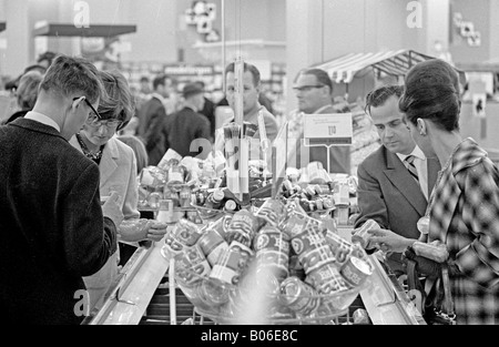 Shopping dans les années 60 Banque D'Images