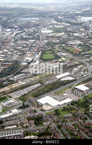 Vue aérienne au nord-est de Sheffield Parkway A57 road industrial eststes race track et le Stade Don Valley Sheffield S9 South Yor Banque D'Images