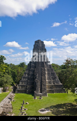 Guatemala, El Petén, Tikal, Gran Plaza, Temple 11 Banque D'Images