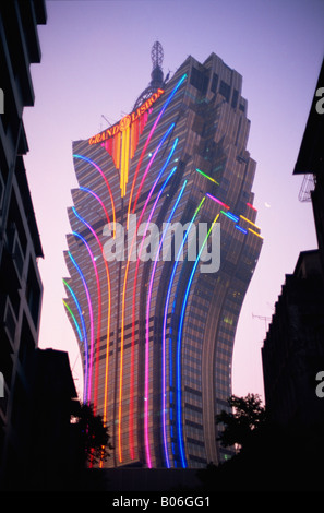 La Chine, Macao, Grand Lisboa Hotel and Casino Night Lights Banque D'Images