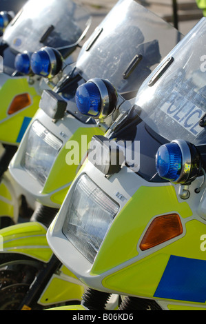 Trois policiers motos garées côte à côte. Photo par Jim Holden. Banque D'Images