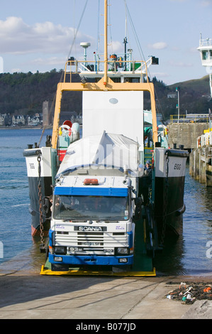 Le ferry Caledonian McBrayne Eigg un ferry dans le port d'Oban Scotland UK Banque D'Images