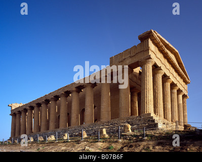 Temple de Concord ou Concordia, la Vallée des Temples Agrigente Sicile Italie L'UNION EUROPÉENNE. Banque D'Images