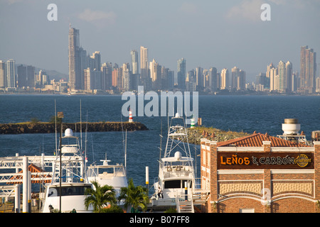 Panama, Panama City, la Chaussée d'Amador, Fuerte Amador Resort and Marina Banque D'Images