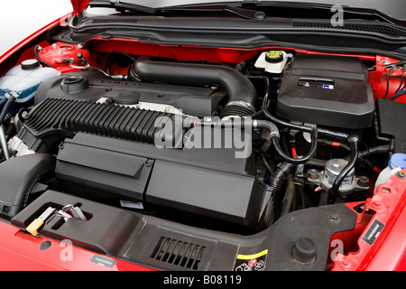 2008 Volvo S40 T5 en rouge - le moteur Banque D'Images