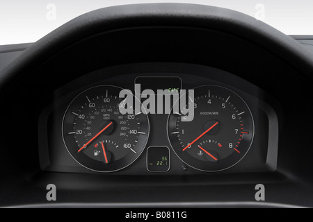 2008 Volvo S40 T5 en rouge - Compteur/compte-tours Banque D'Images