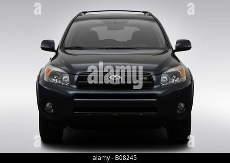 2008 Toyota RAV4 Sport V6 en gris - Basse/large front Banque D'Images