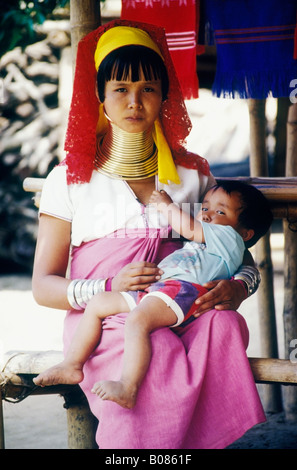 Thaïlande long cou Girls Karen Hilltribe Paduang Banque D'Images