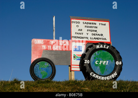 Inscrivez-vous à la forme d'un tracteur advertising une danse pour l'Ceredigion rally 2008 Banque D'Images