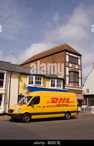 DHL Delivery Van dans Uk Suffolk Aldeburgh Banque D'Images