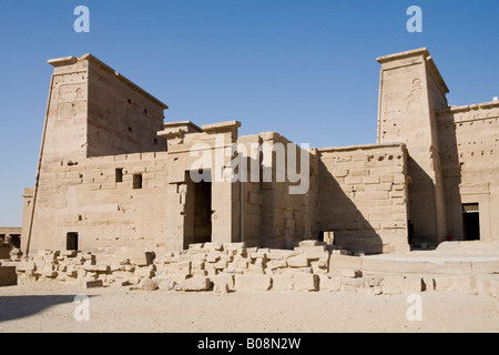 Murs extérieurs et de pylônes de temple de Philae, l'île d'Agilika, Isis, Assouan. L'Égypte Banque D'Images