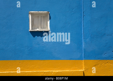 Petite fenêtre sur un mur de la maison à Saint Domingue, Mérida, Venezuela, Amérique du Sud Banque D'Images