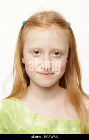 8-year-old fille rousse Banque D'Images