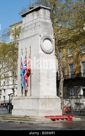 Le Cénotaphe monument commémoratif de guerre à Whitehall London England Banque D'Images