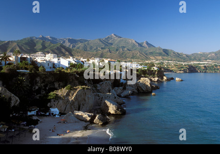 Playa de Calahonda, plage de Nerja, Costa del Sol, de la province de Málaga, Andalousie, Espagne Banque D'Images