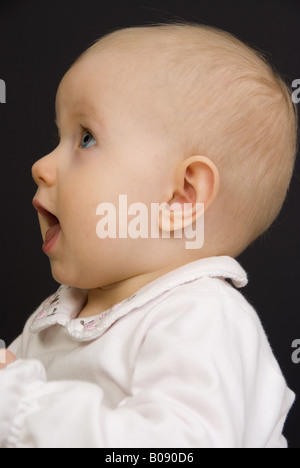 Portrait d'un bébé, side view Banque D'Images