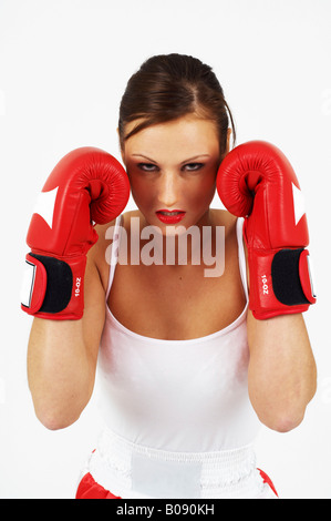 Young female boxer, position défensive, Garde côtière canadienne Banque D'Images