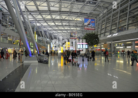 Terminal de l'aéroport de Düsseldorf, en Allemagne, en Rhénanie du Nord-Westphalie, Duesseldorf Banque D'Images