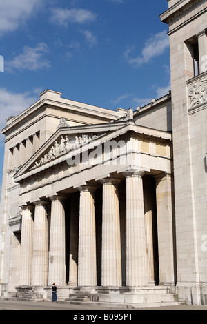 Façade occidentale de l'Propylaea, Propylea ou à Propylaia Koenigsplatz Square, Munich, Bavière, Allemagne Banque D'Images