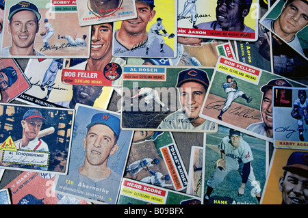 Une sélection de cartes de baseball américain de collection avec Jackie Robinson Al Schoendienst Bob Clemente Hank Aaron Banque D'Images