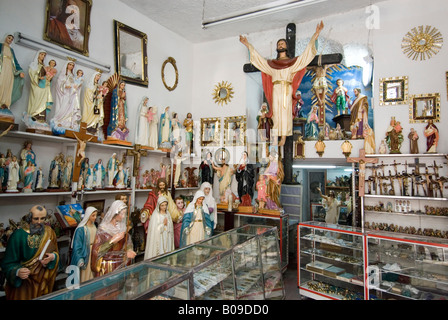 Boutique vendant des icônes religieuses chrétiennes, Bogota, Colombie Banque D'Images