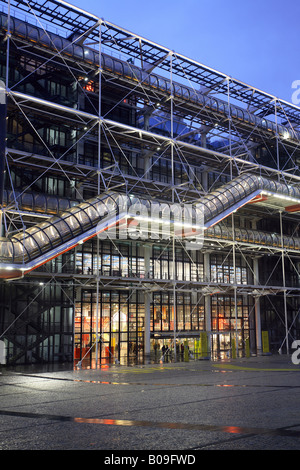 Le Centre Pompidou à Paris, France Banque D'Images