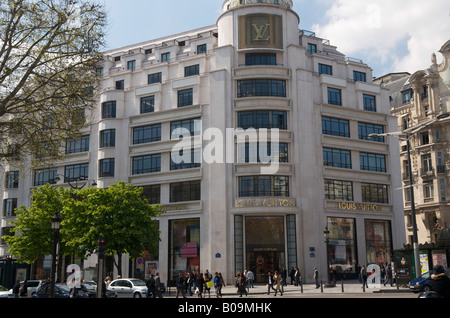 Magasin Louis Vuitton sur les Champs-Elysées à Paris Banque D'Images