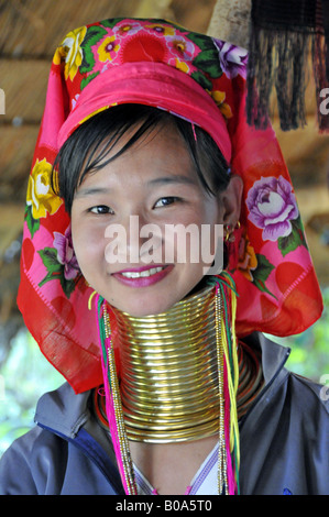 Portrait de femme au cou, Thaïlande Banque D'Images