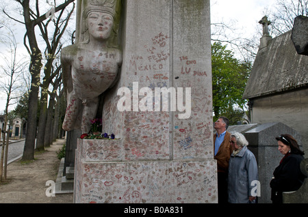 Oscar Wilde monument Art Déco au cimetière du Père Lachaise Paris France Banque D'Images