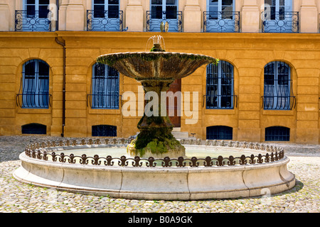 Fontaine de la place albertas à Aix en provence france Banque D'Images