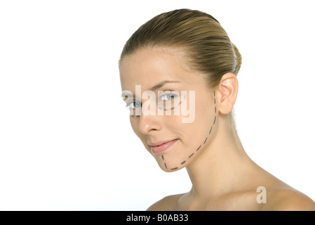 Woman face, smiling at camera Banque D'Images