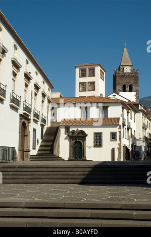 L'Assemblée régionale se do Funchal et chapelle de Santa Antonio Funchal Madeira Portugal Europe de l'UE Banque D'Images